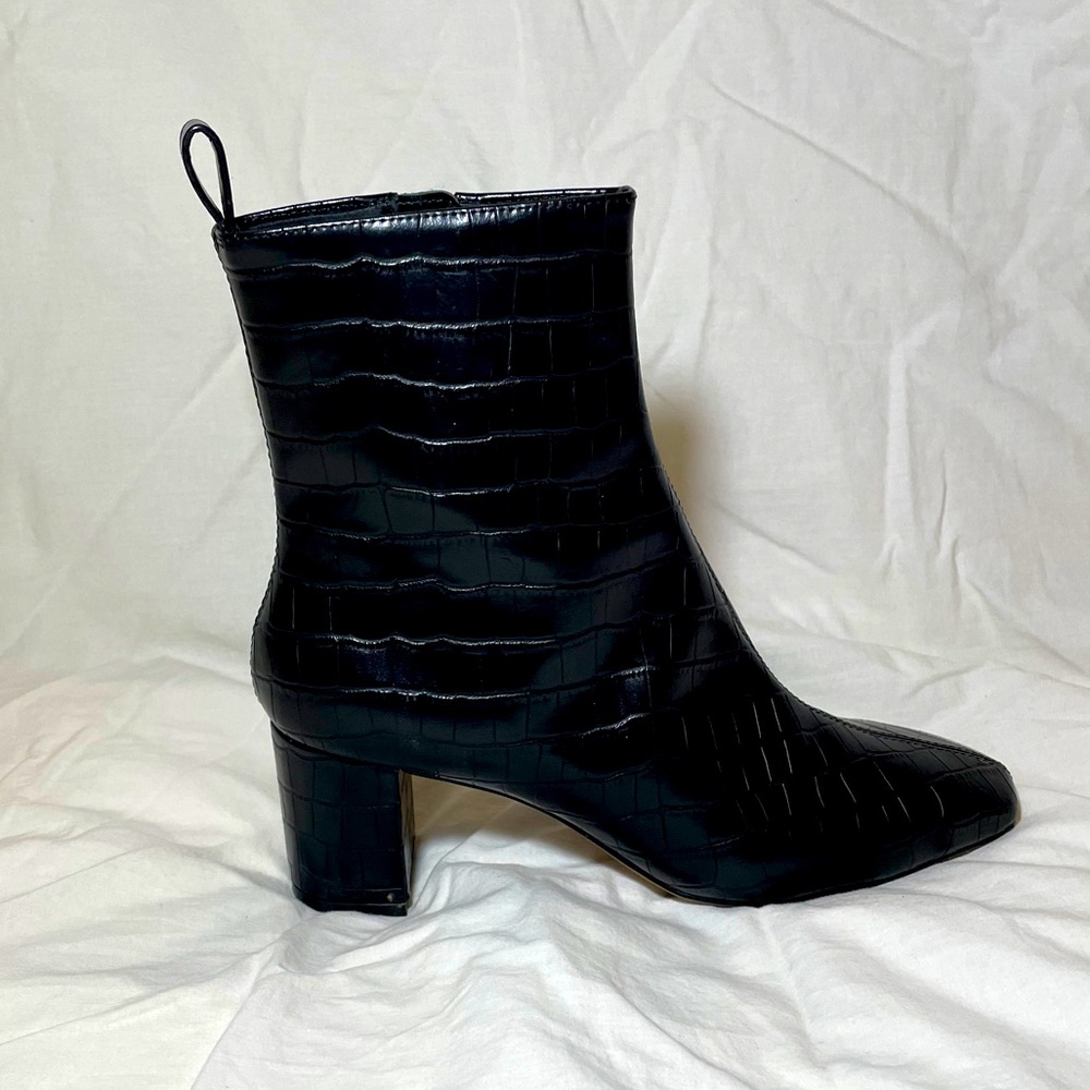 Black snake texture heeled boots